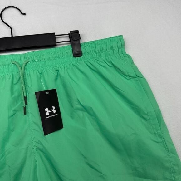 Under Armour Shorts Mens XL Green Essential Volley Woven Flex Lightweight NEW - Picture 2 of 10